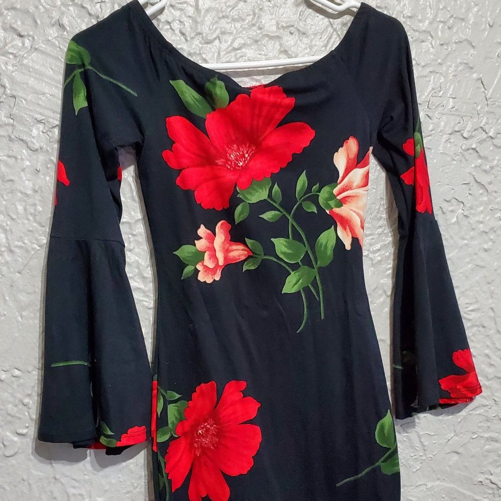 Black and Red - floral, flared sleeve mini-dress